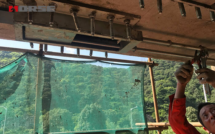 Pre-stressed CFRP Plate Pre-stressed CFRP Plate