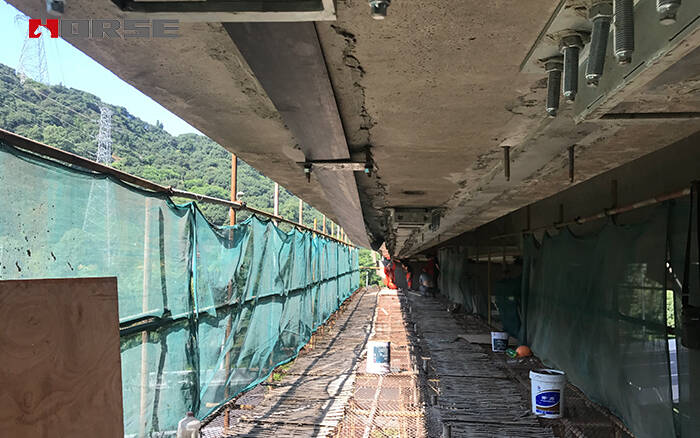 prestressed CFRP laminate plate prestressed CFRP laminate plate