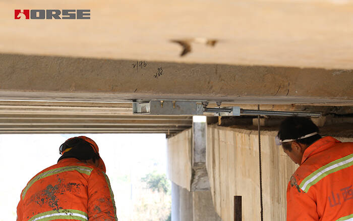 HM prestressed CFRP laminate HM prestressed CFRP laminate