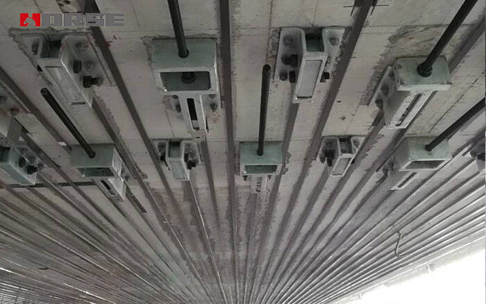 RC beams strengthened with prestressed FRP plates RC beams strengthened with prestressed FRP plates